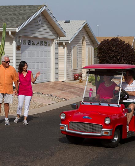 Las Palmas Lifestyle - Friendly Neighbors